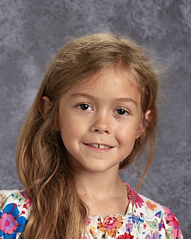 0039 Lippman Sophia 01 - Bluffview Montessori School